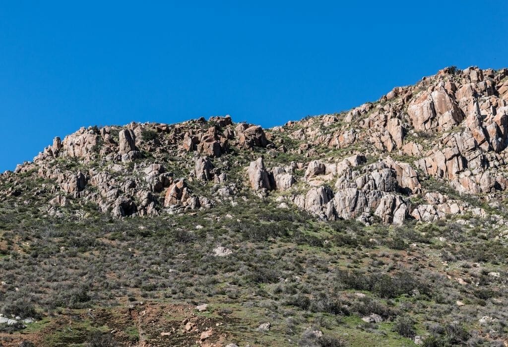 Fortuna Mountain Five Peak ChallengeMissionTrailsNaturePark-SanDiegoExplorer - Rugged boulders in an arid desert landscape of Southern California's Mission Trails Nature Park