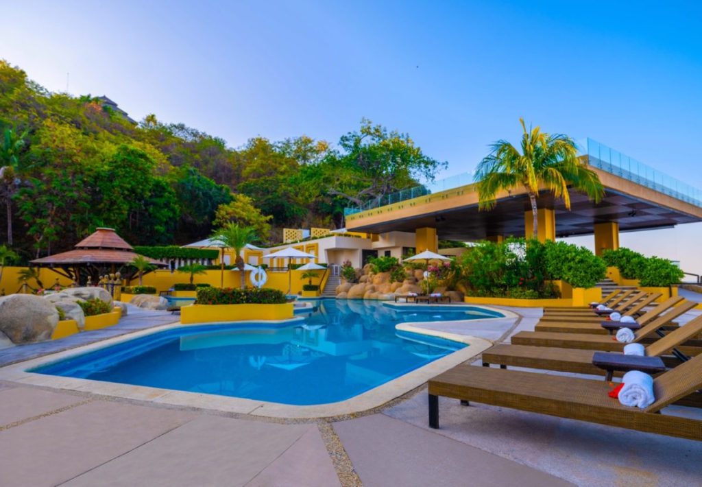 Swimming pool at Las Brisas Acapulco