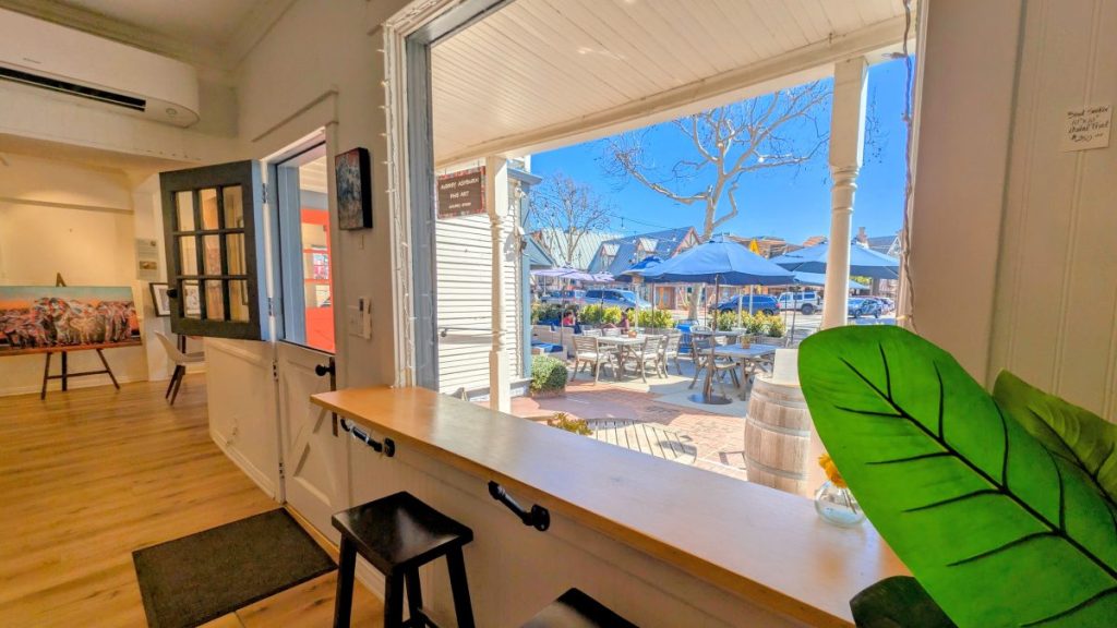 Tasting Room and Gallery at Crawford Family wines