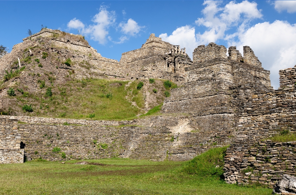 Tonin&aacute; Archaeological Site