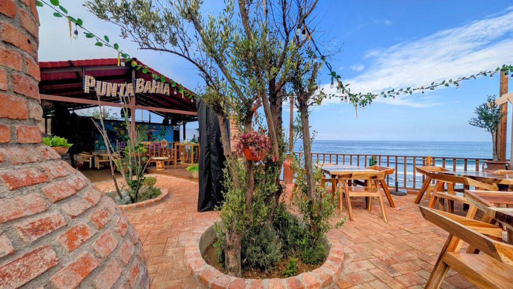 Breakfast at Punta Bahía